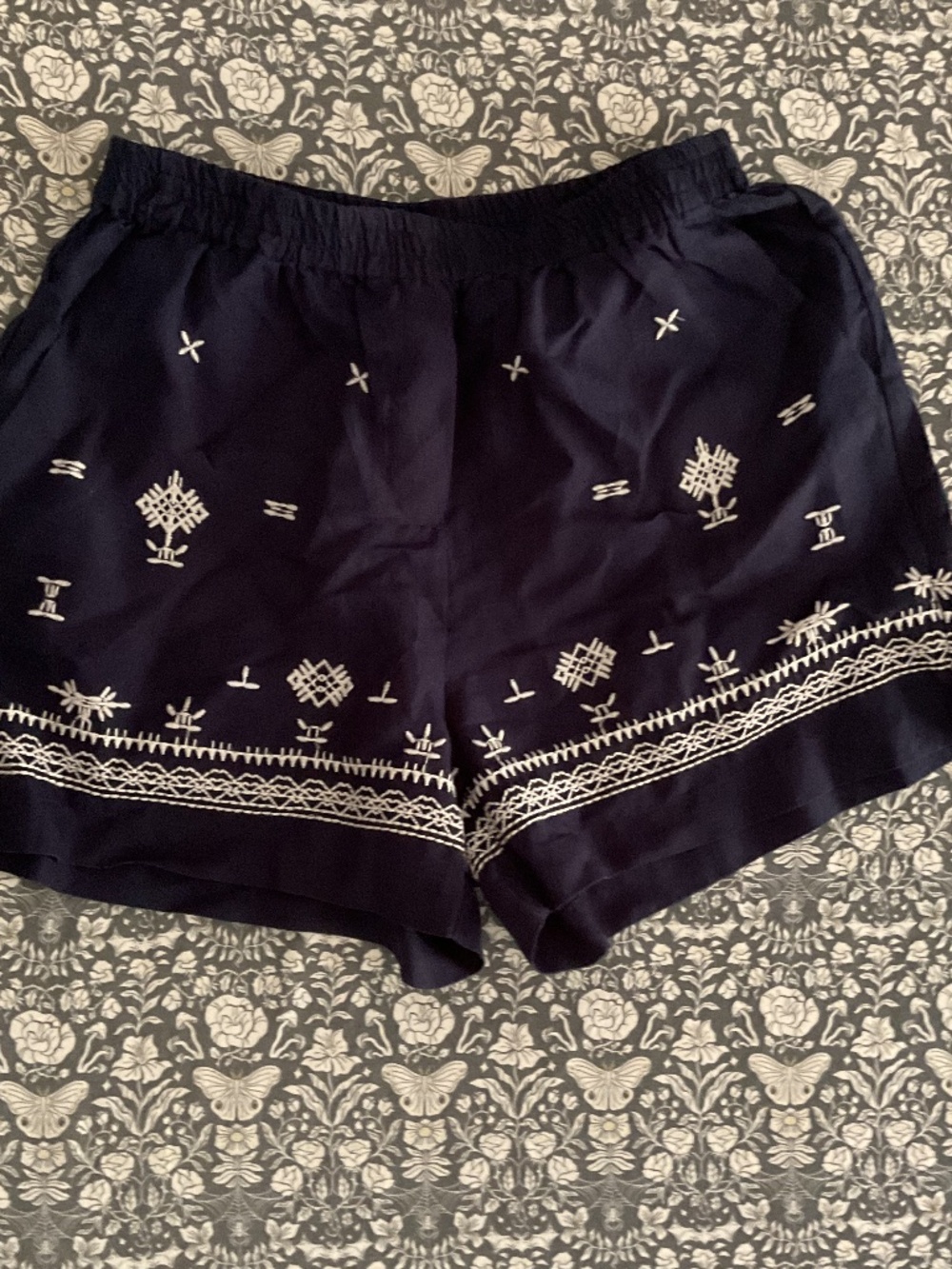 Joie elastic waist embroidered shorts, size small, NWOT
